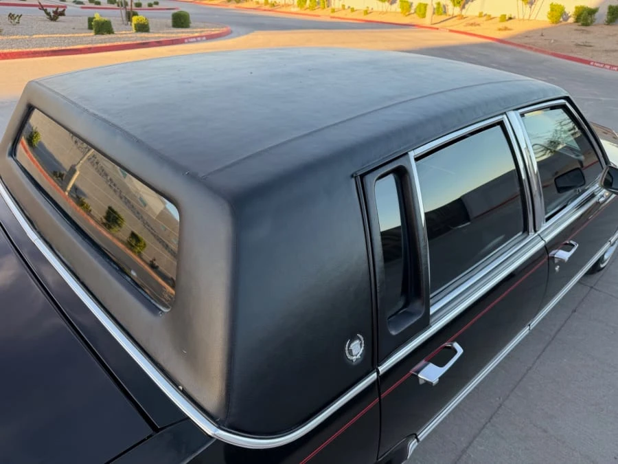 1990 Cadillac Brougham - Image 11 of 20