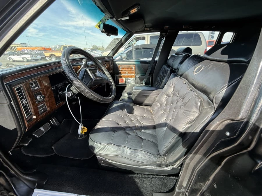1990 Cadillac Brougham - Image 13 of 20