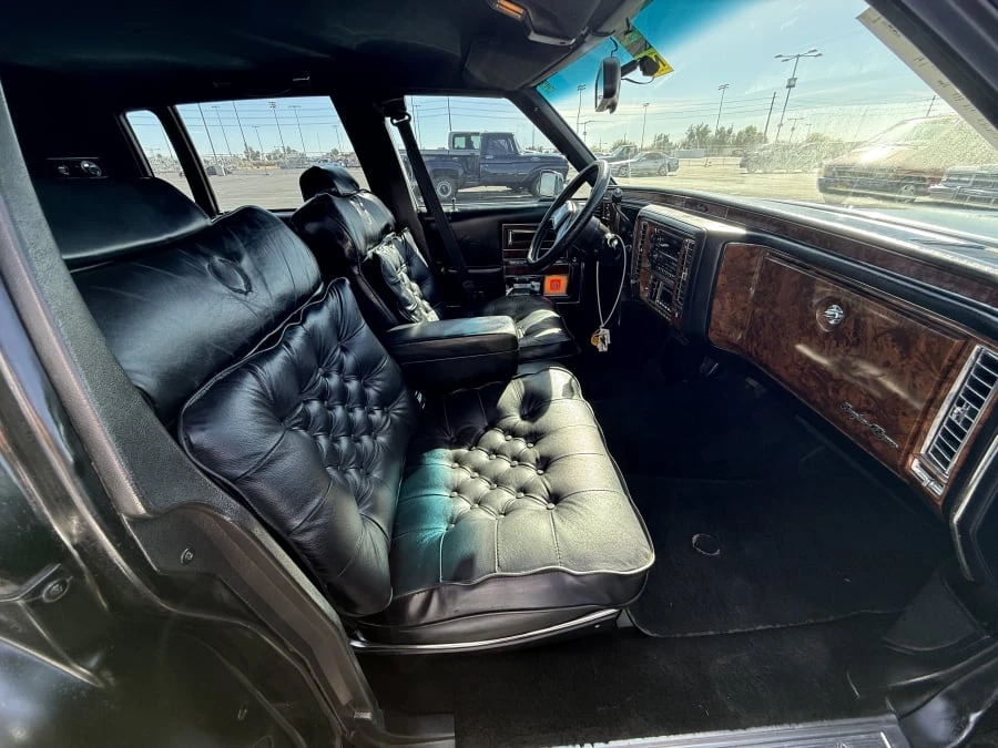 1990 Cadillac Brougham - Image 14 of 20