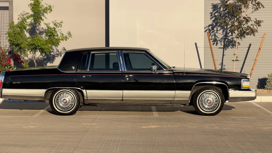 1990 Cadillac Brougham - Image 5 of 20