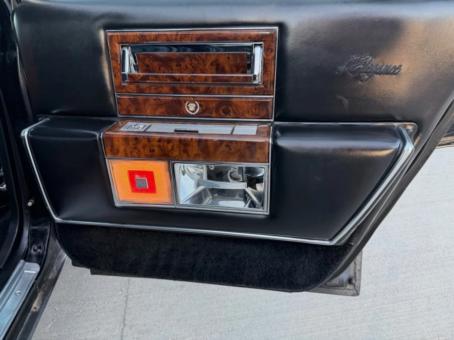 1990 Cadillac Brougham - Image 15 of 20