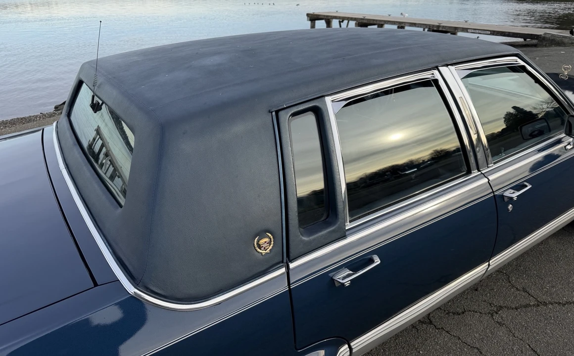 1990 Cadillac Brougham - Image 11 of 21