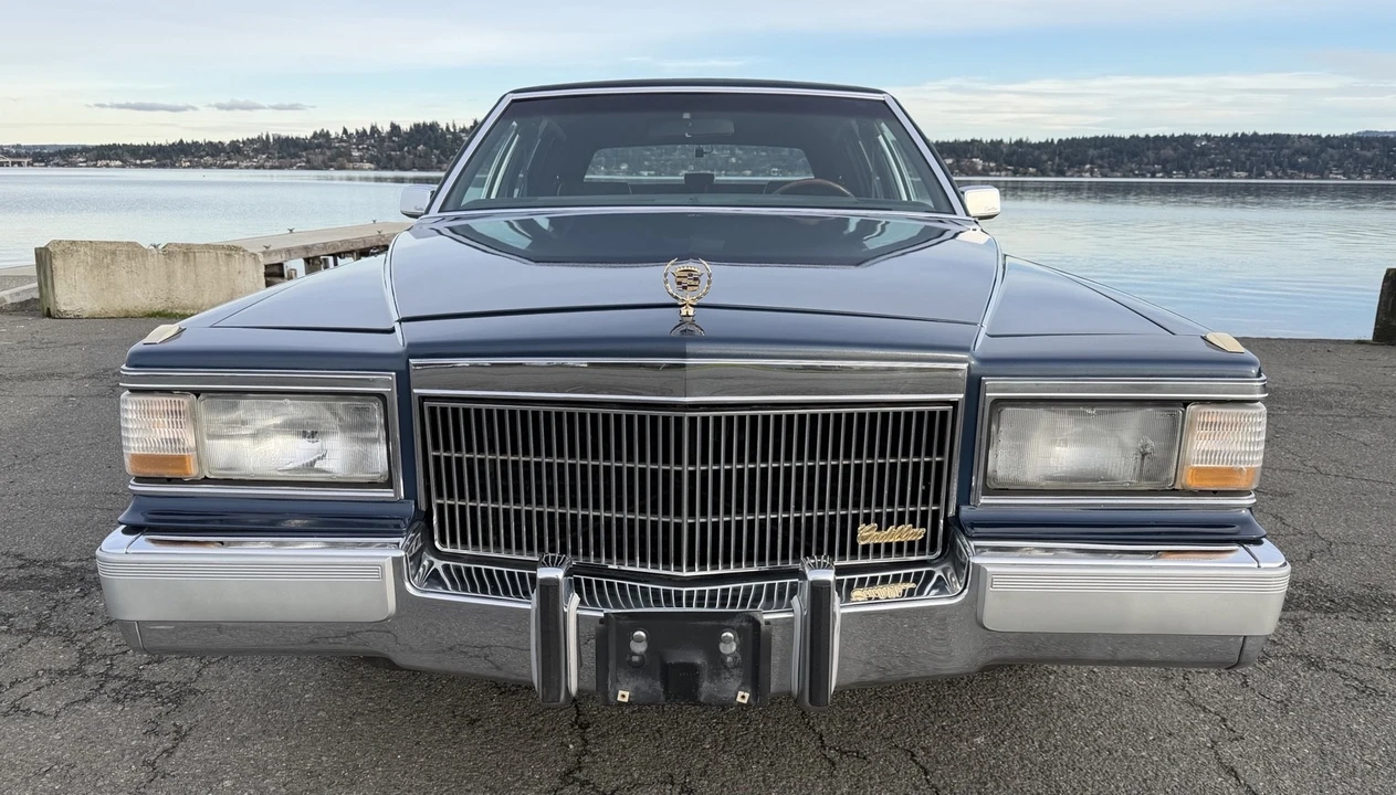 1990 Cadillac Brougham - Image 9 of 21