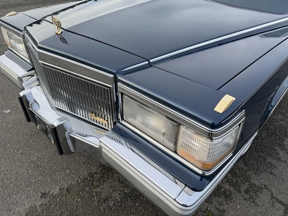 1990 Cadillac Brougham - Image 15 of 21