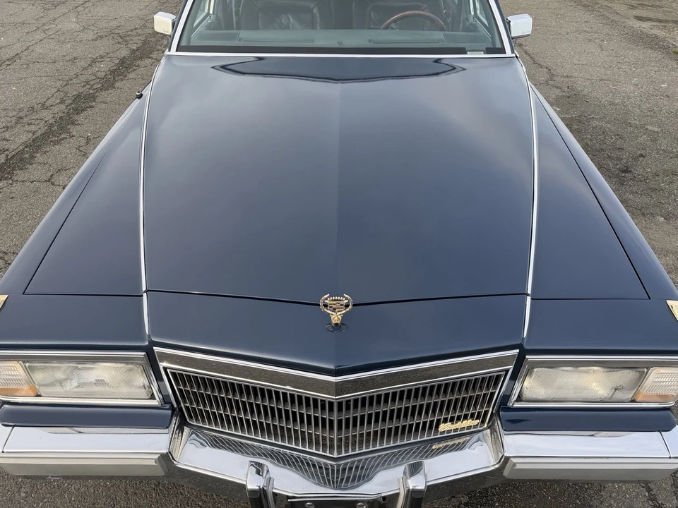 1990 Cadillac Brougham - Image 16 of 21
