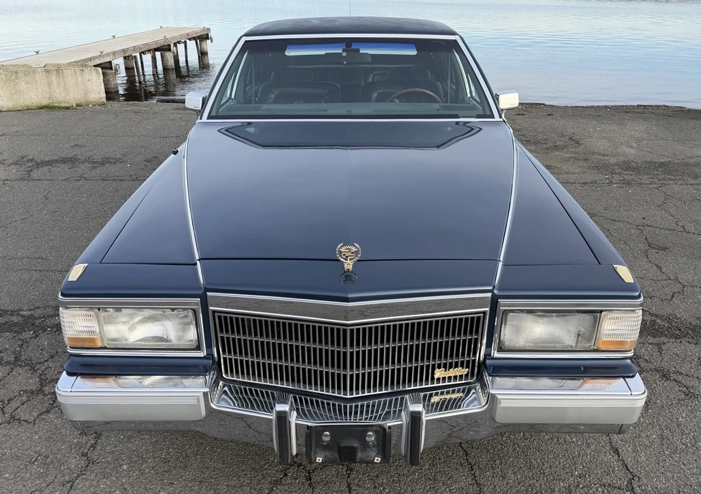 1990 Cadillac Brougham - Image 8 of 21