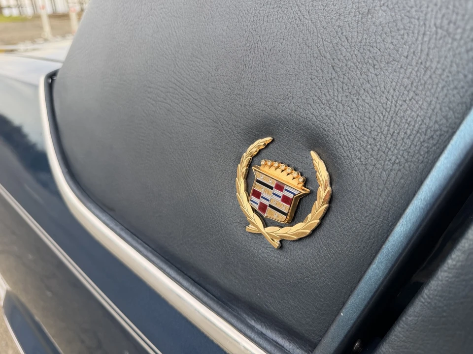 1990 Cadillac Brougham - Image 18 of 21