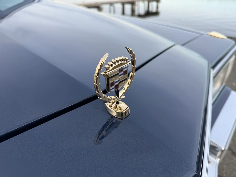 1990 Cadillac Brougham - Image 14 of 21