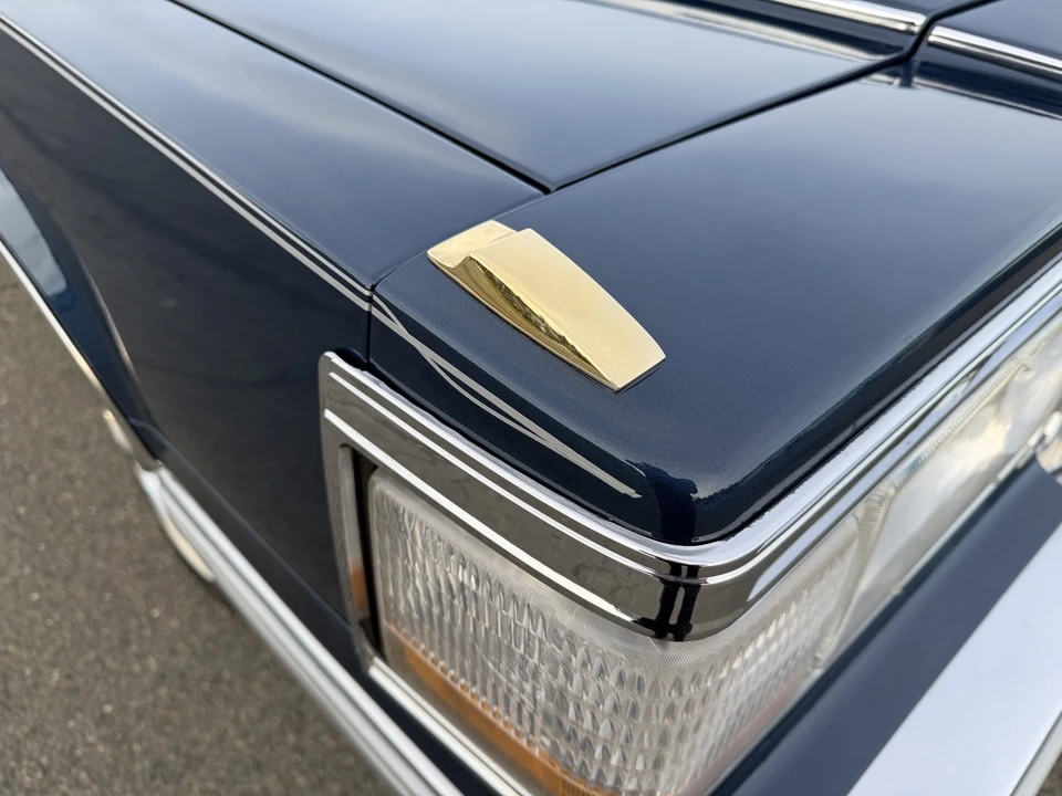 1990 Cadillac Brougham - Image 13 of 21