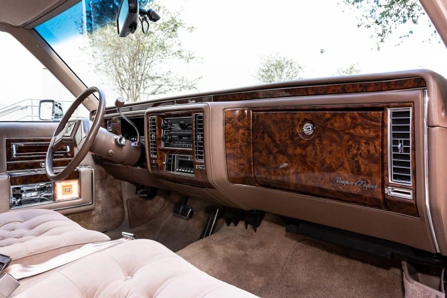 1990 Cadillac Brougham - Image 9 of 12