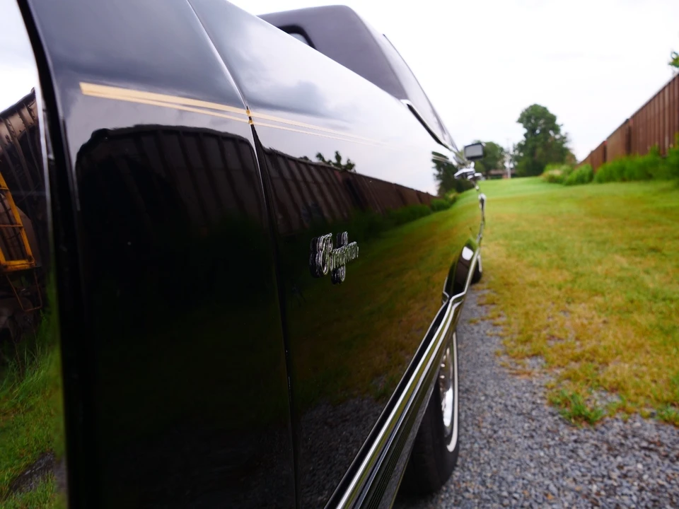 1990 Cadillac Brougham - Image 13 of 24