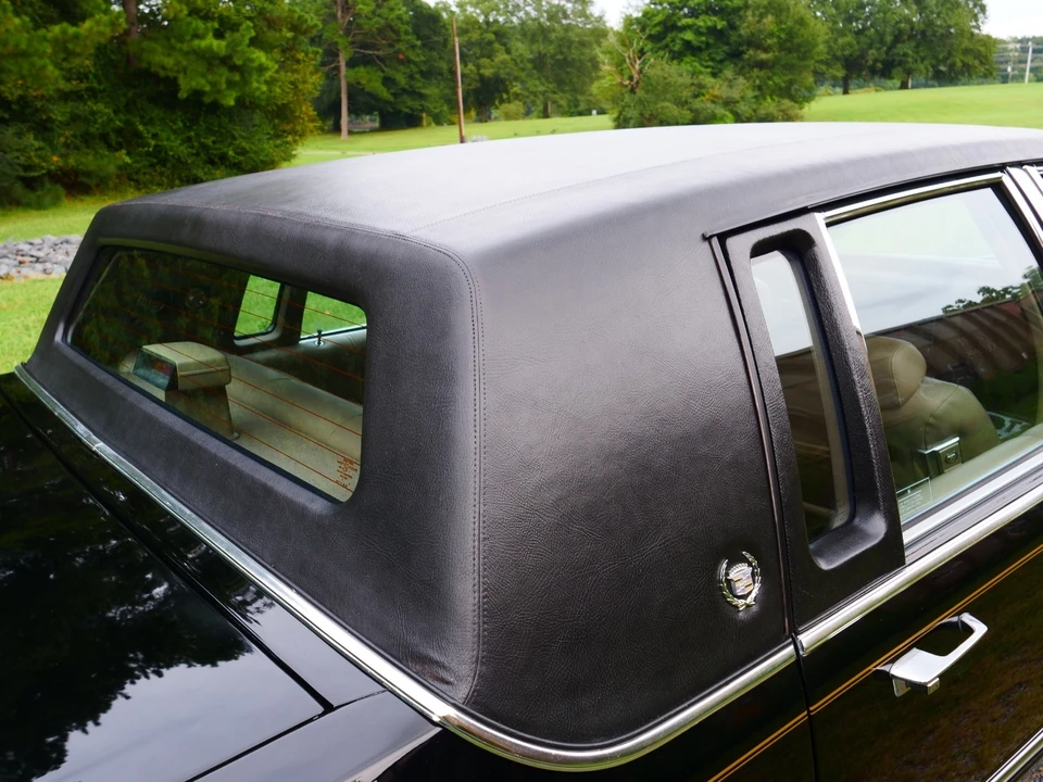 1990 Cadillac Brougham - Image 9 of 24