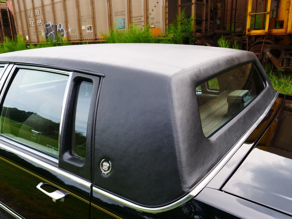 1990 Cadillac Brougham - Image 10 of 24
