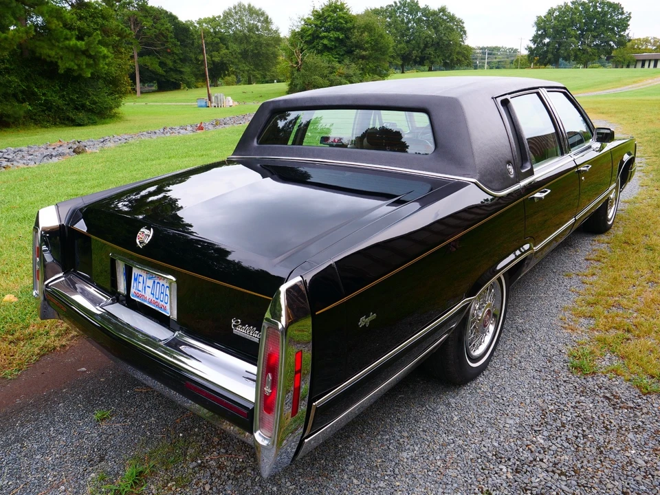 1990 Cadillac Brougham - Image 4 of 24