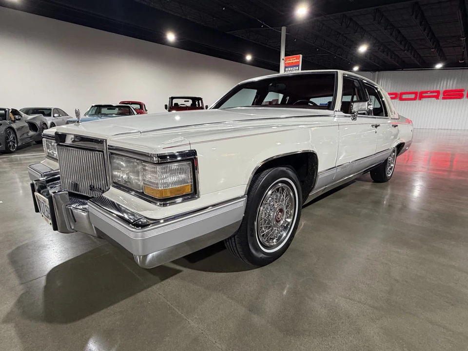 1990 Cadillac Brougham - Image 2 of 31