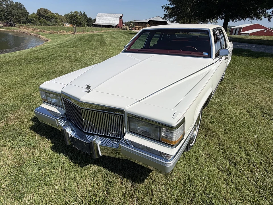 1990 Cadillac Brougham - Image 7 of 31