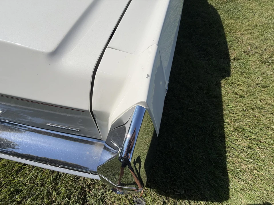 1990 Cadillac Brougham - Image 26 of 31
