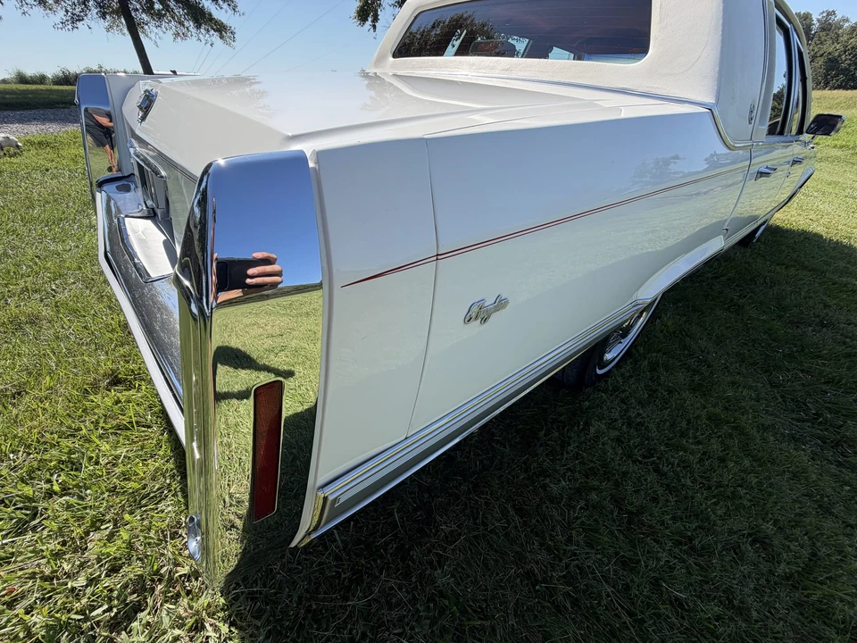1990 Cadillac Brougham - Image 30 of 31