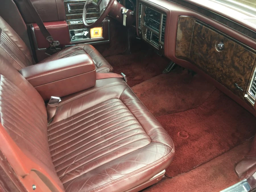 1990 Cadillac Brougham - Image 4 of 7