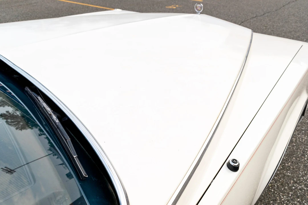 1990 Cadillac Brougham - Image 22 of 31
