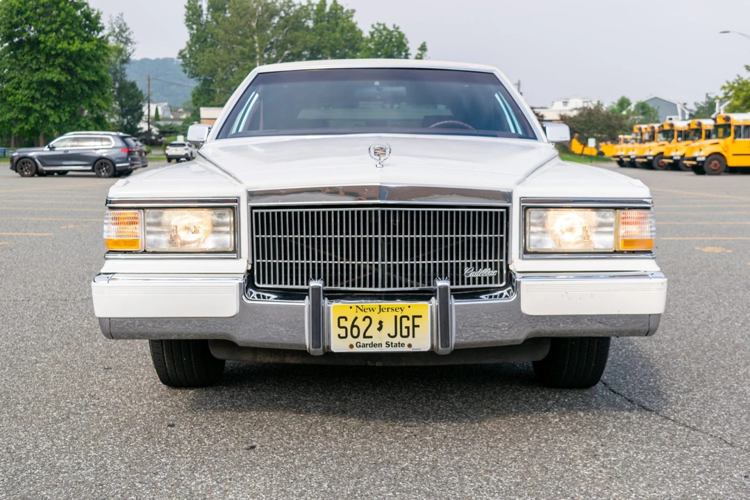 1990 Cadillac Brougham - Image 4 of 31