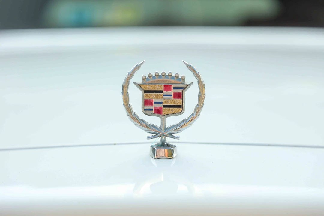 1990 Cadillac Brougham - Image 27 of 31