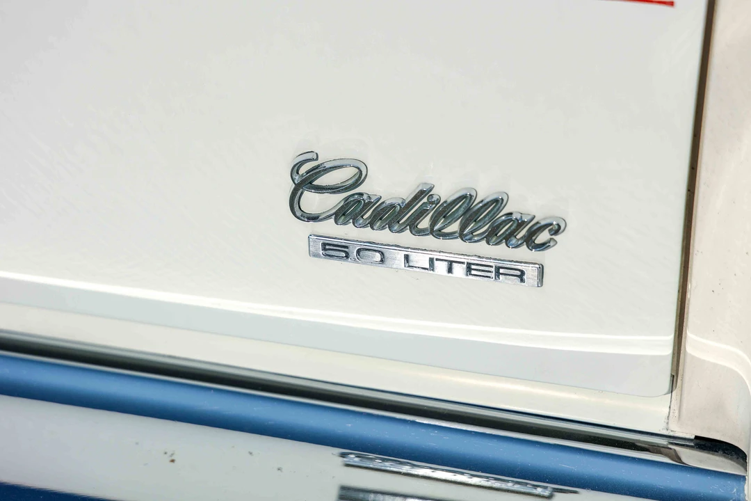1990 Cadillac Brougham - Image 17 of 31