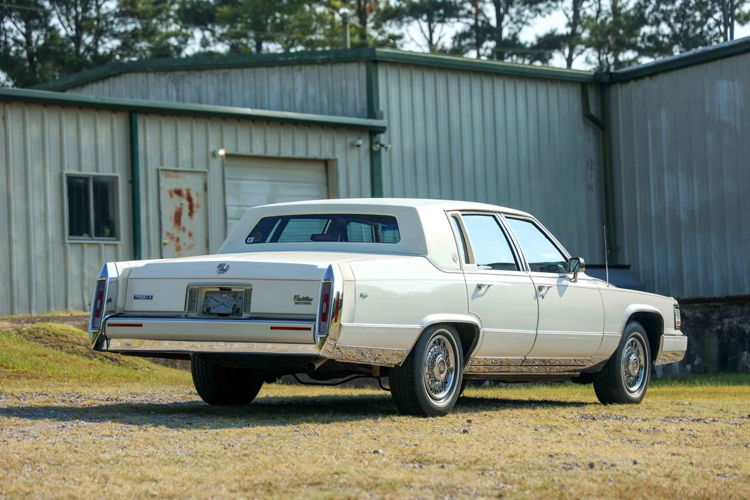 1990 Cadillac Brougham - Image 8 of 31