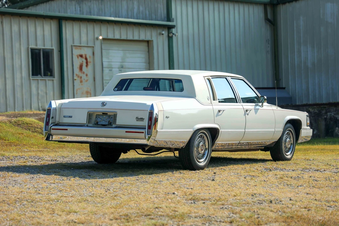 1990 Cadillac Brougham - Image 7 of 31