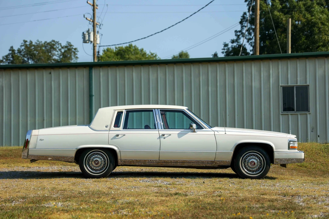 1990 Cadillac Brougham - Image 6 of 31