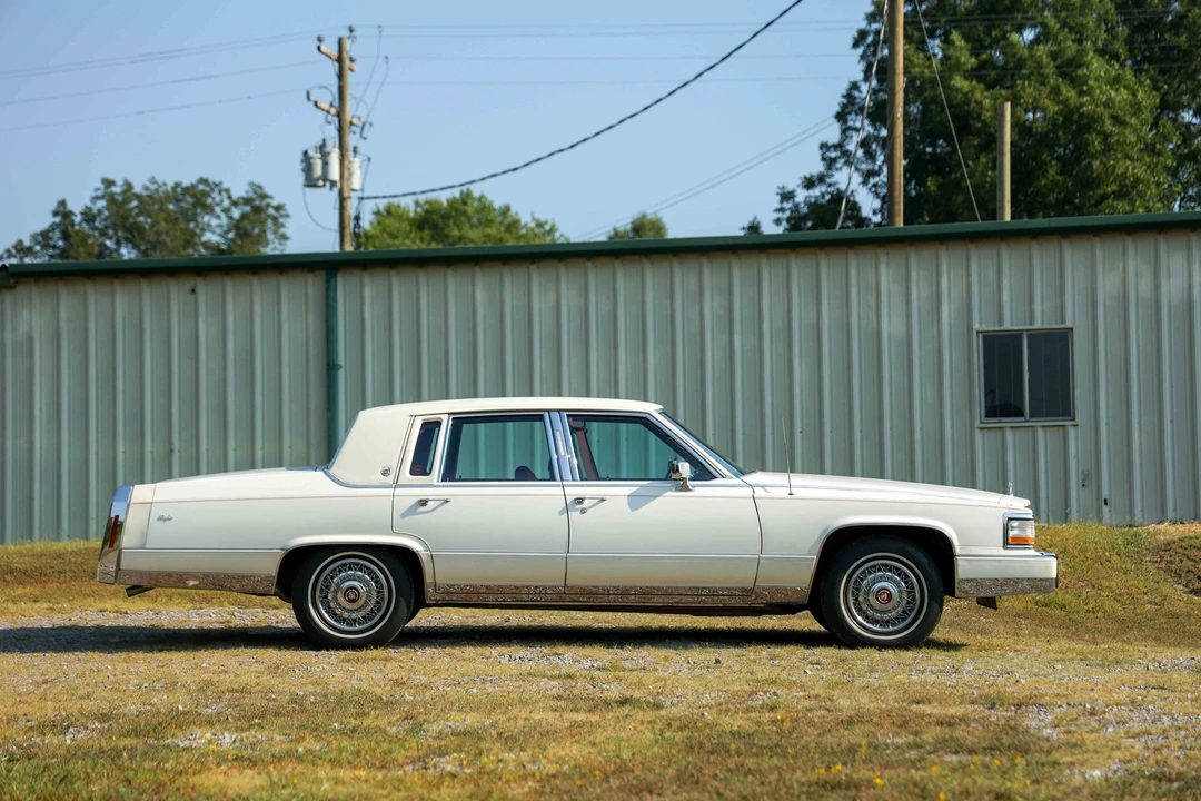 1990 Cadillac Brougham - Image 5 of 31