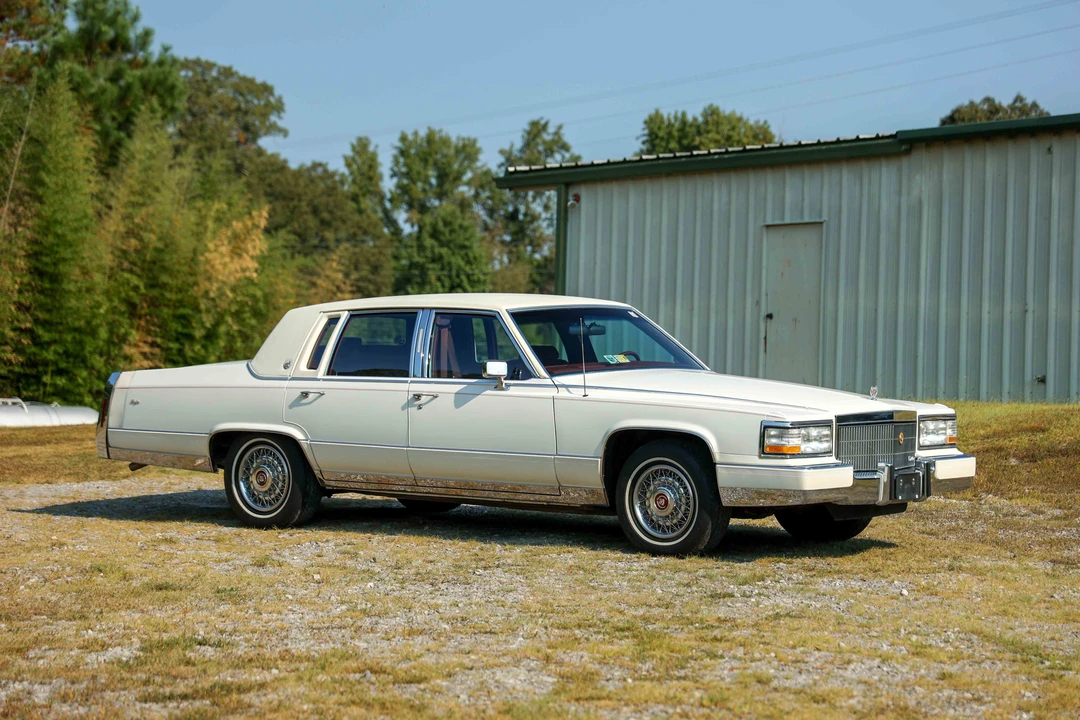 1990 Cadillac Brougham - Image 3 of 31