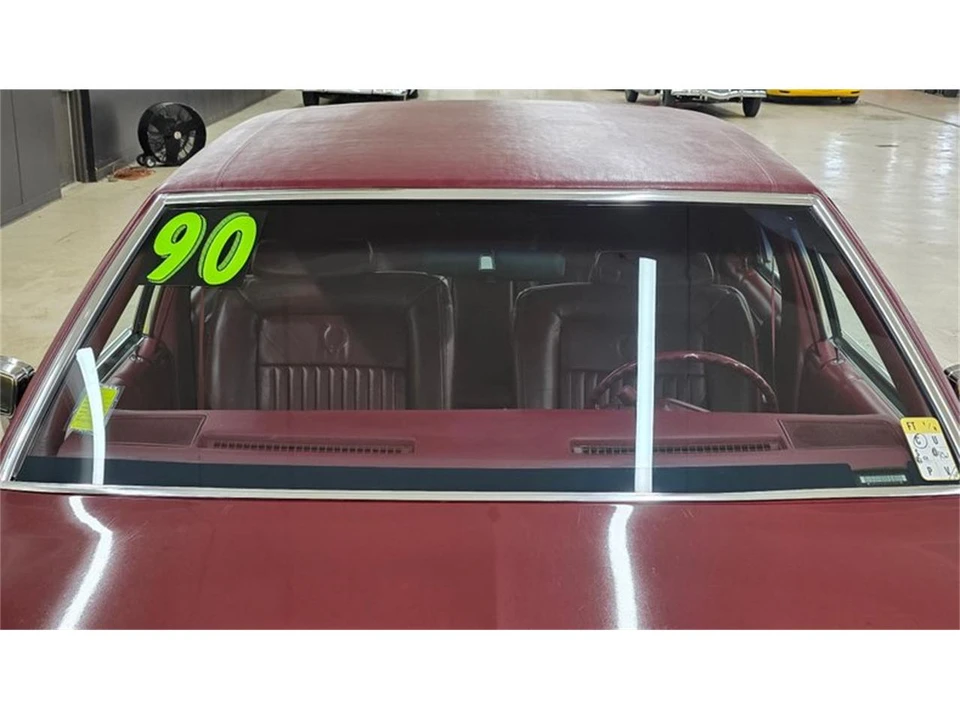 1990 Cadillac Brougham - Image 14 of 31