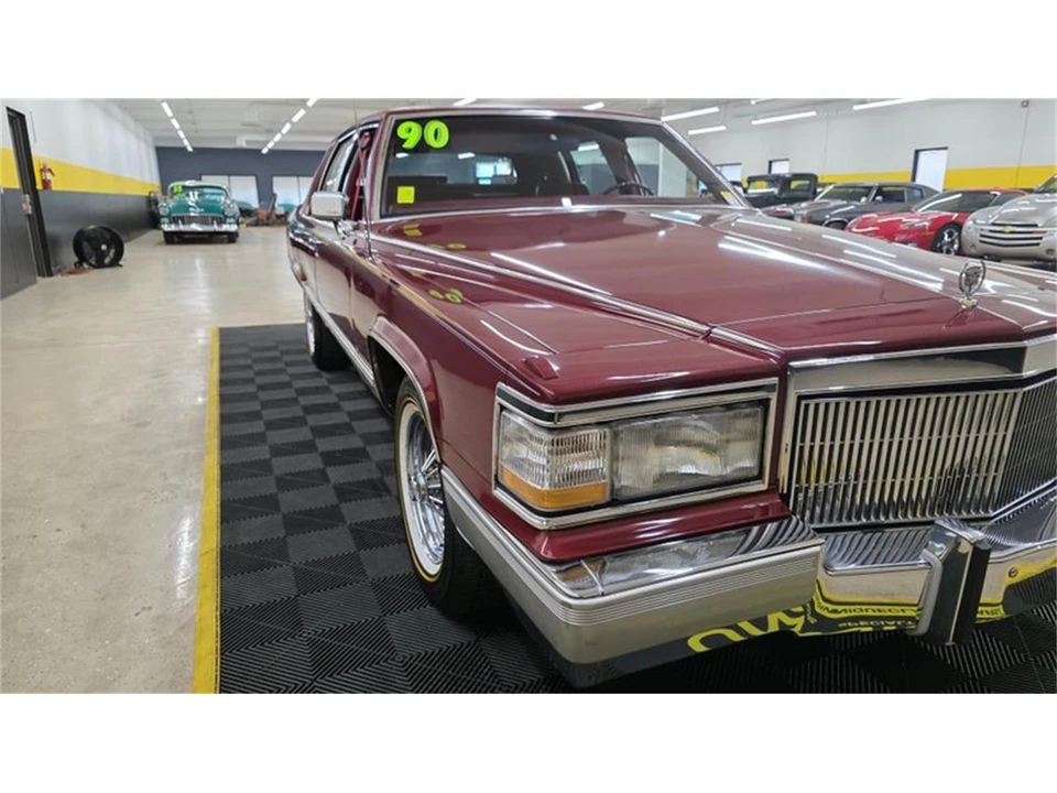 1990 Cadillac Brougham - Image 10 of 31