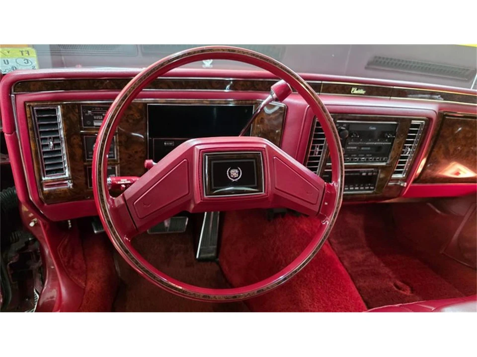 1990 Cadillac Brougham - Image 30 of 31