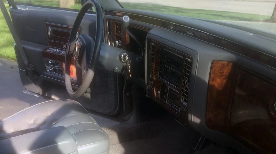 1990 Cadillac Brougham - Image 2 of 2