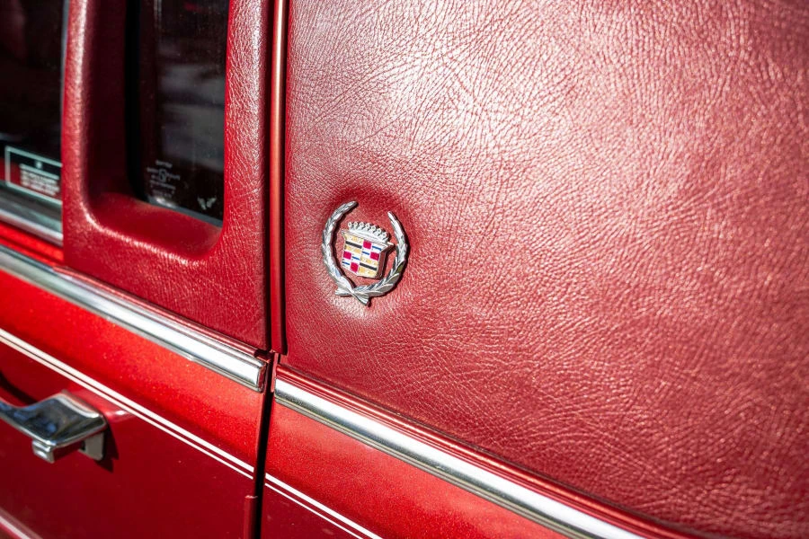 1990 Cadillac Brougham - Image 11 of 20