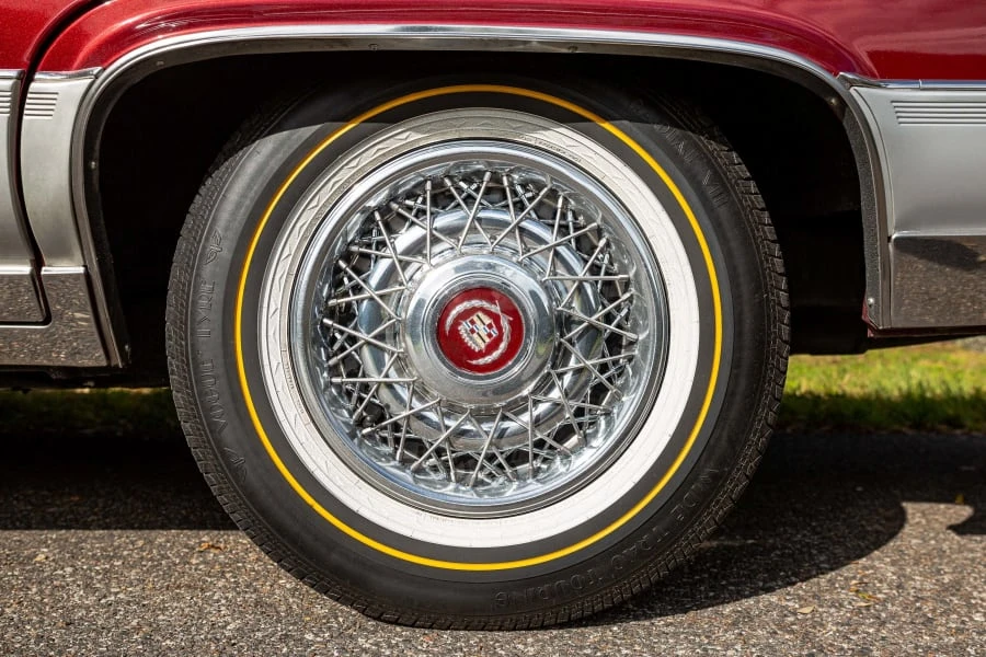 1990 Cadillac Brougham - Image 12 of 20