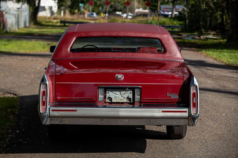 1990 Cadillac Brougham - Image 10 of 20