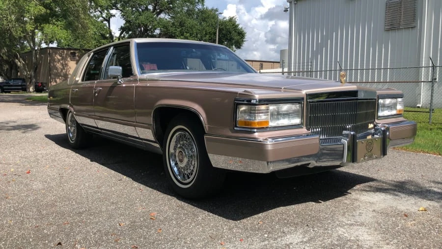 1990 Cadillac Brougham - Image 19 of 20