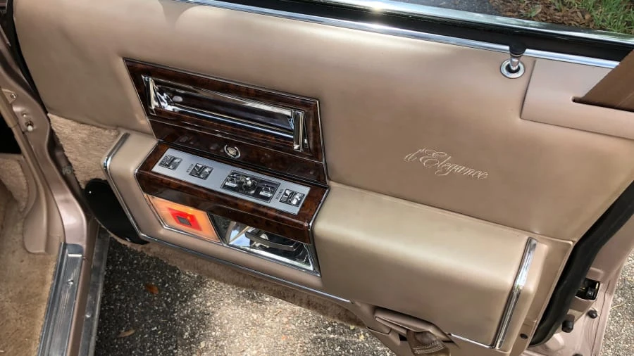 1990 Cadillac Brougham - Image 13 of 20