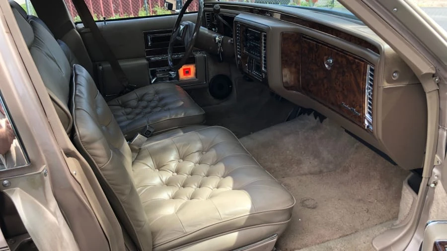 1990 Cadillac Brougham - Image 5 of 20