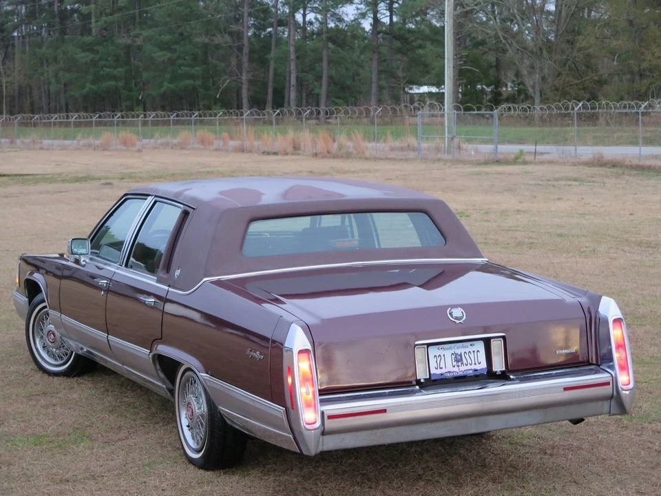 1990 Cadillac Brougham - Image 2 of 4
