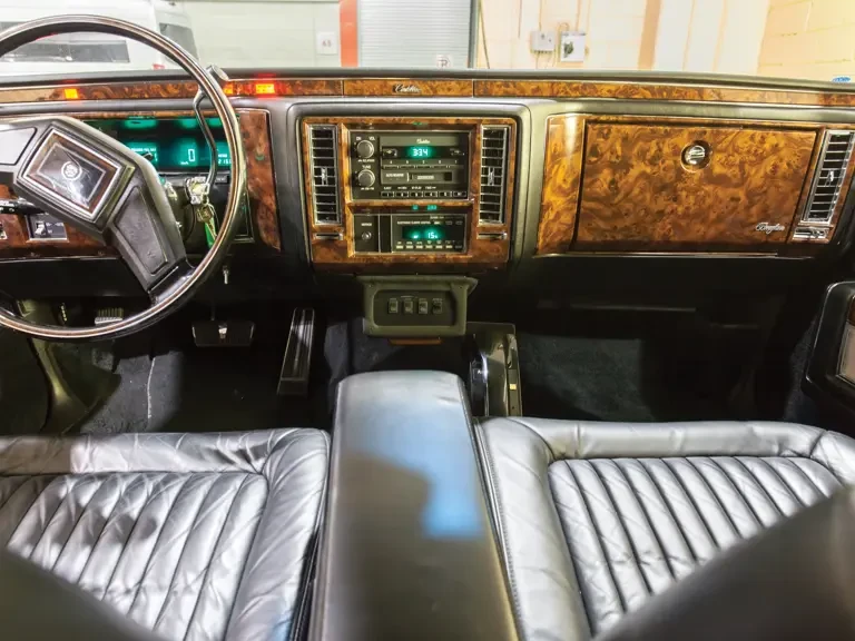 1990 Cadillac Brougham - Image 6 of 11