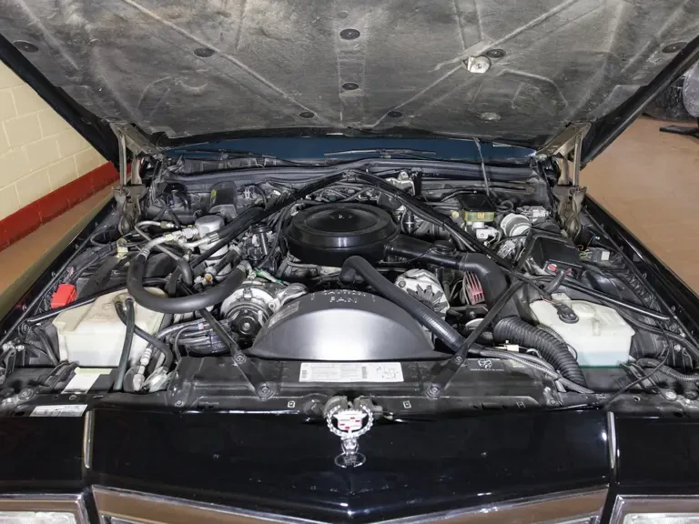 1990 Cadillac Brougham - Image 4 of 11