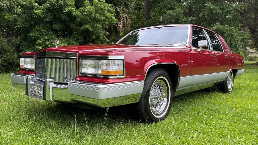 1990 Cadillac Brougham - Image 17 of 31