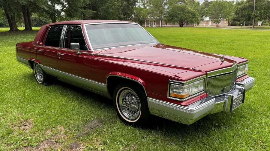 1990 Cadillac Brougham - Image 6 of 31