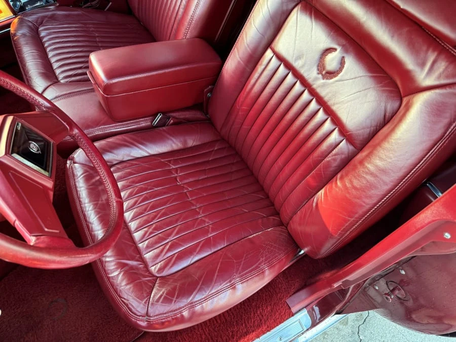 1990 Cadillac Brougham - Image 24 of 31