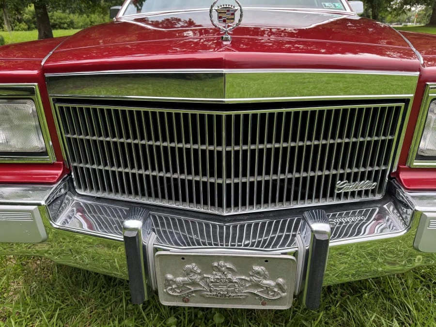 1990 Cadillac Brougham - Image 18 of 31