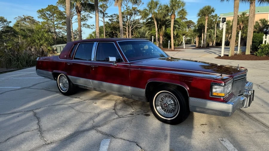 1990 Cadillac Brougham - Image 14 of 31
